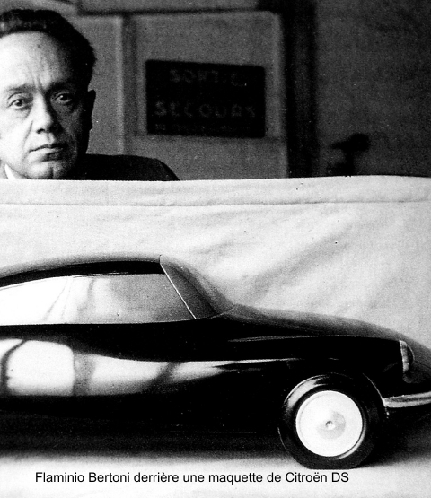 Flaminio Bertoni derrière une maquette de Citroën DS