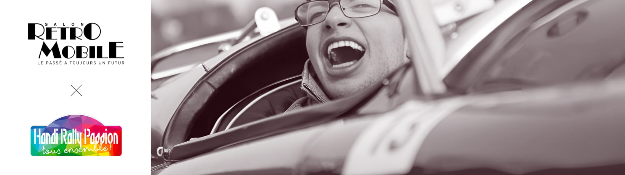 Photo amélioré avec l'IA d'un homme handicapé souriant dans une voiture rouge