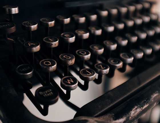 Photo d'une machine à ecrire